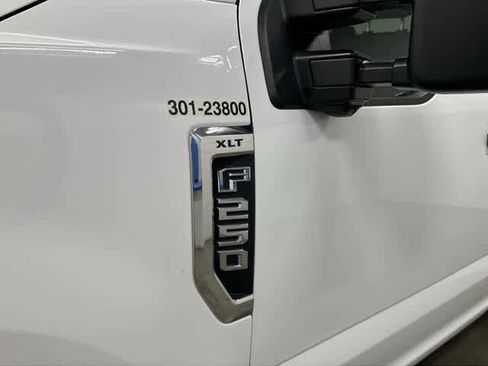 Used 2022 Ford F250 XLT w/ XLT Premium Package AWD/4WD image 30