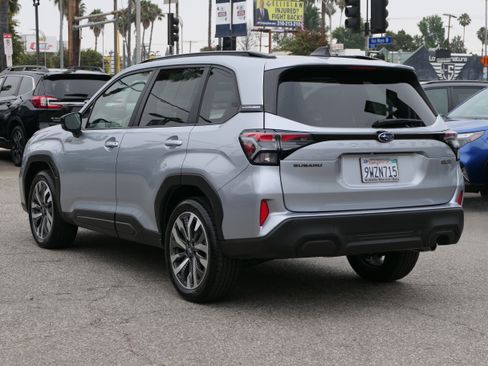 Certified 2025 Subaru Forester Touring AWD/4WD image 3