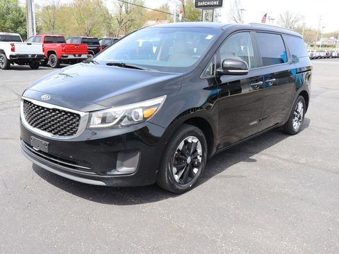 Used 2015 Kia Sedona LX w/ LX Convenience Package FWD image 29