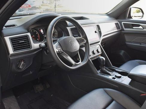 Used 2021 Volkswagen Atlas Cross Sport SE w/ Panoramic Sunroof Package image 28