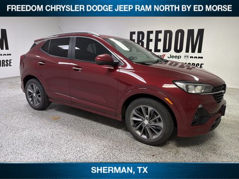 Used 2022 Buick Encore GX Select w/ Sport Touring Package FWD image 3