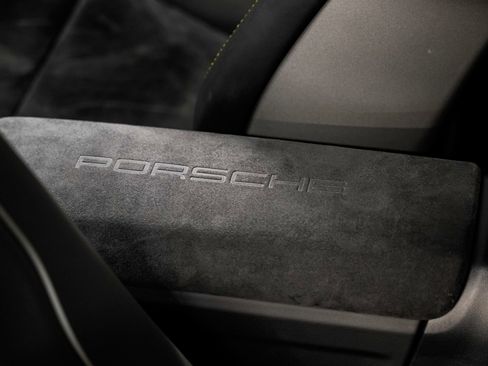 Used 2016 Porsche Cayman GT4 RWD image 17