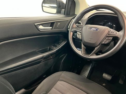Used 2022 Ford Edge SE w/ Black Appearance Package image 11
