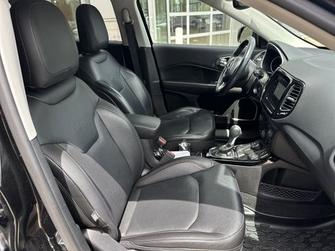 Used 2018 Jeep Compass Limited w/ Navigation Group AWD/4WD image 24