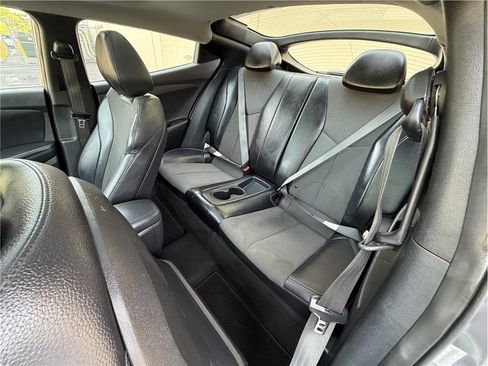 Used 2013 Hyundai Veloster w/ Style Pkg FWD image 12