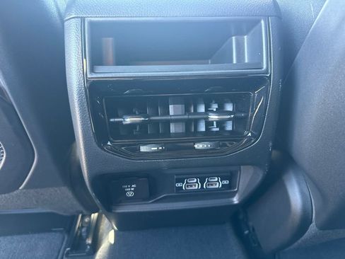 Used 2024 Jeep Grand Cherokee Altitude AWD/4WD image 24