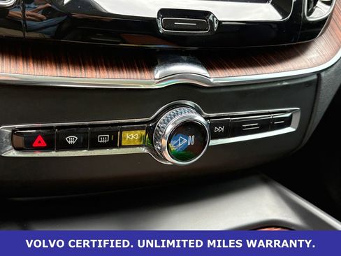 Certified 2023 Volvo XC60 B5 Plus AWD/4WD image 22