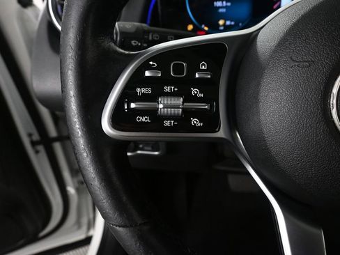 Used 2022 Mercedes-Benz GLB 250 image 9