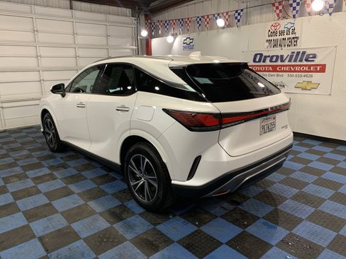 Used 2024 Lexus RX 350 Premium image 3