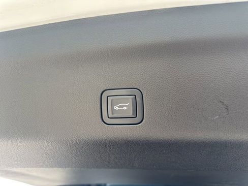 Used 2022 GMC Yukon AT4 AWD/4WD image 27