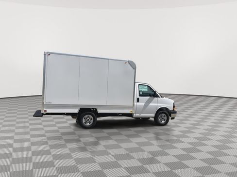 New 2026 GMC Savana 3500 w/ Power Convenience Package RWD image 29
