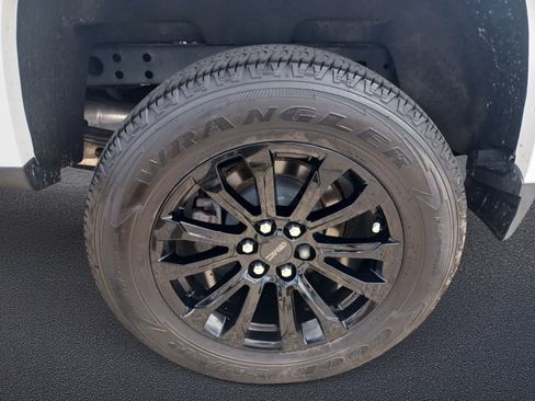 Used 2022 GMC Canyon Elevation w/ Elevation Premium Package AWD/4WD image 25