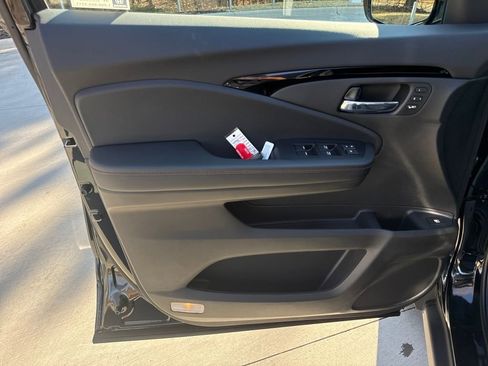 New 2026 Honda Ridgeline Black Edition image 12