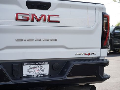 Used 2025 GMC Sierra 2500 AT4X image 10