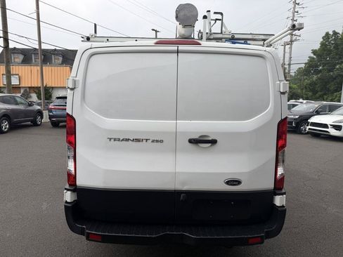 Used 2019 Ford Transit 250 130 Low Roof RWD image 4