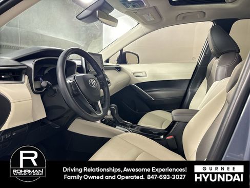 Used 2022 Toyota Corolla Cross XLE image 4