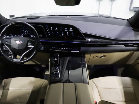 Used 2022 Cadillac Escalade ESV Premium Luxury image 32
