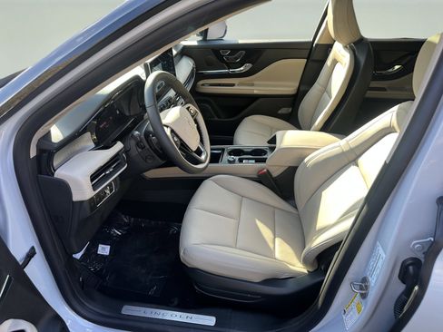 New 2026 Lincoln Corsair Premiere image 8