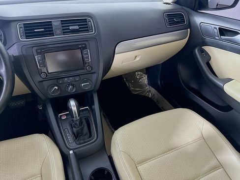 Used 2015 Volkswagen Jetta SE FWD image 19