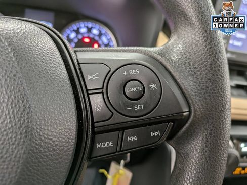 Used 2022 Toyota RAV4 LE AWD/4WD image 18