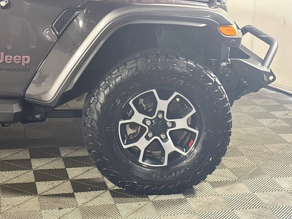 Used 2022 Jeep Wrangler Unlimited Rubicon w/ LED Lighting Group AWD/4WD image 23