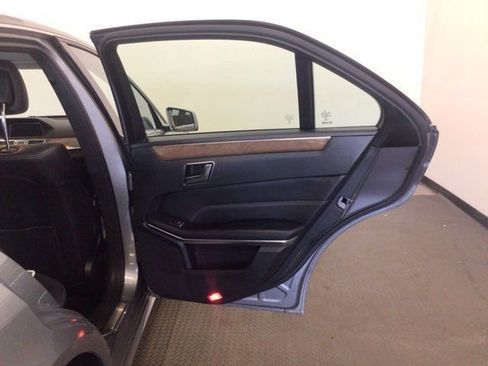 Used 2014 Mercedes-Benz E 350 4MATIC Sedan image 8