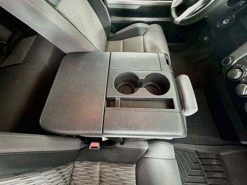 Used 2016 Toyota Tundra SR5 AWD/4WD image 32
