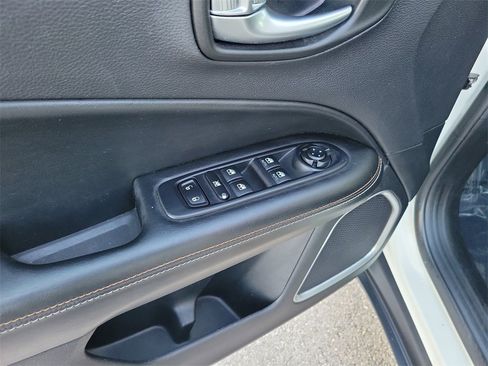 Used 2020 Jeep Compass Latitude image 17