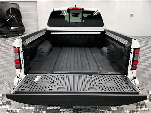 New 2025 Nissan Frontier PRO-4X w/ Pro Convenience Package image 16