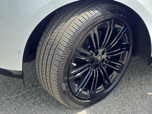 Certified 2026 Land Rover Range Rover Long Wheelbase SE image 31