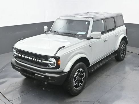 Used 2024 Ford Bronco Outer Banks AWD/4WD image 32