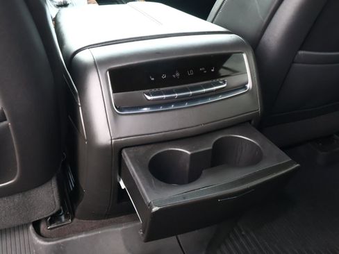 Used 2023 Cadillac Escalade Sport Platinum w/ LPO, Floor Liner Package AWD/4WD image 19