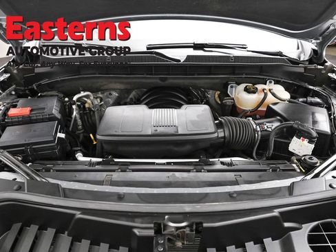 Used 2025 Chevrolet Suburban Z71 image 7