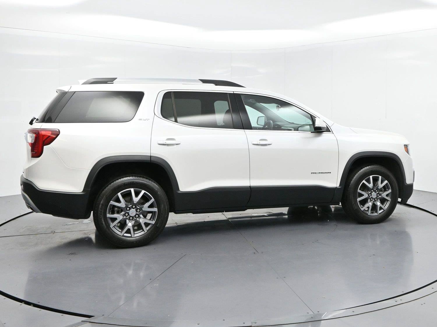 Used 2023 GMC Acadia SLT w/ LPO, Floor Liner Package AWD/4WD image 8