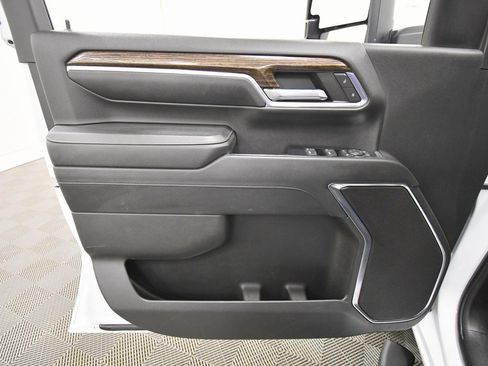 Used 2024 GMC Sierra 3500 SLE image 12