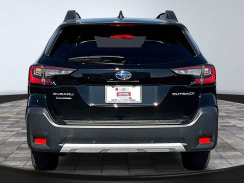 Used 2025 Subaru Outback Limited AWD/4WD image 5