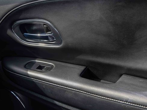 Used 2019 Honda HR-V EX-L image 16