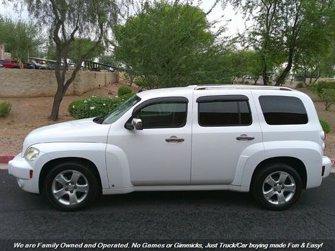 Used 2006 Chevrolet HHR LT image 8