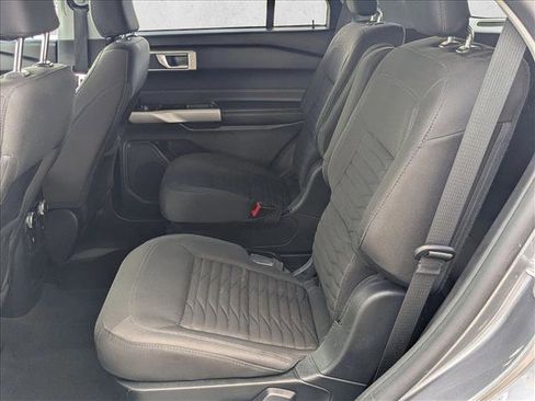 Used 2021 Ford Explorer XLT RWD image 16
