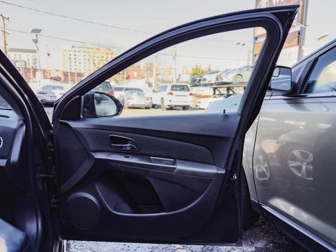 Used 2014 Chevrolet Cruze LT w/ RS Package image 11