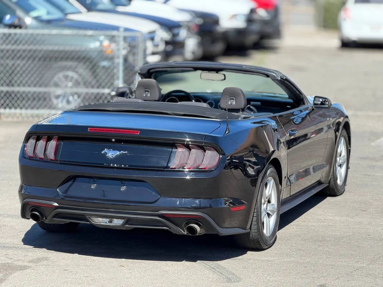 Used 2018 Ford Mustang Convertible RWD image 15