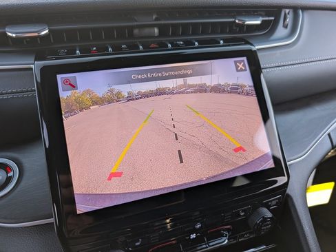 New 2025 Jeep Grand Cherokee Limited image 25