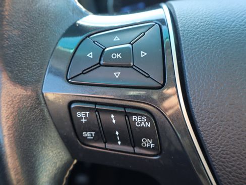 Used 2017 Ford Explorer Platinum image 17