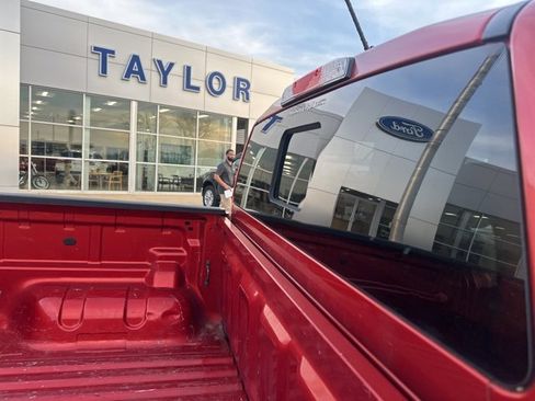 Used 2019 Ford Ranger Lariat w/ Equipment Group 501A Mid image 12