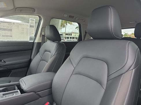 New 2026 Nissan Pathfinder SL FWD image 25