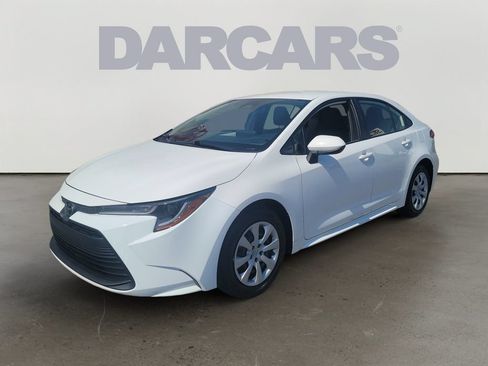 Used 2023 Toyota Corolla LE FWD image 3