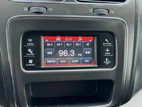 Used 2019 Dodge Journey SE image 11