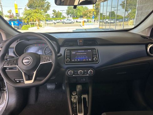 Used 2025 Nissan Versa SV FWD image 32