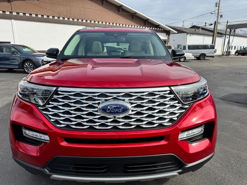 Used 2023 Ford Explorer Platinum w/ Technology Package AWD/4WD image 18