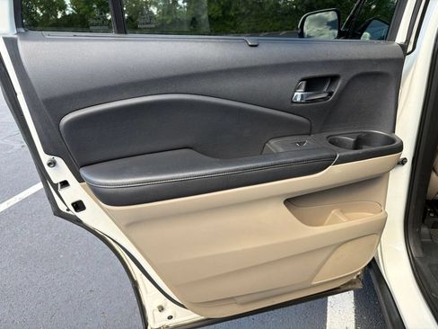 Used 2016 Honda Pilot Touring image 20